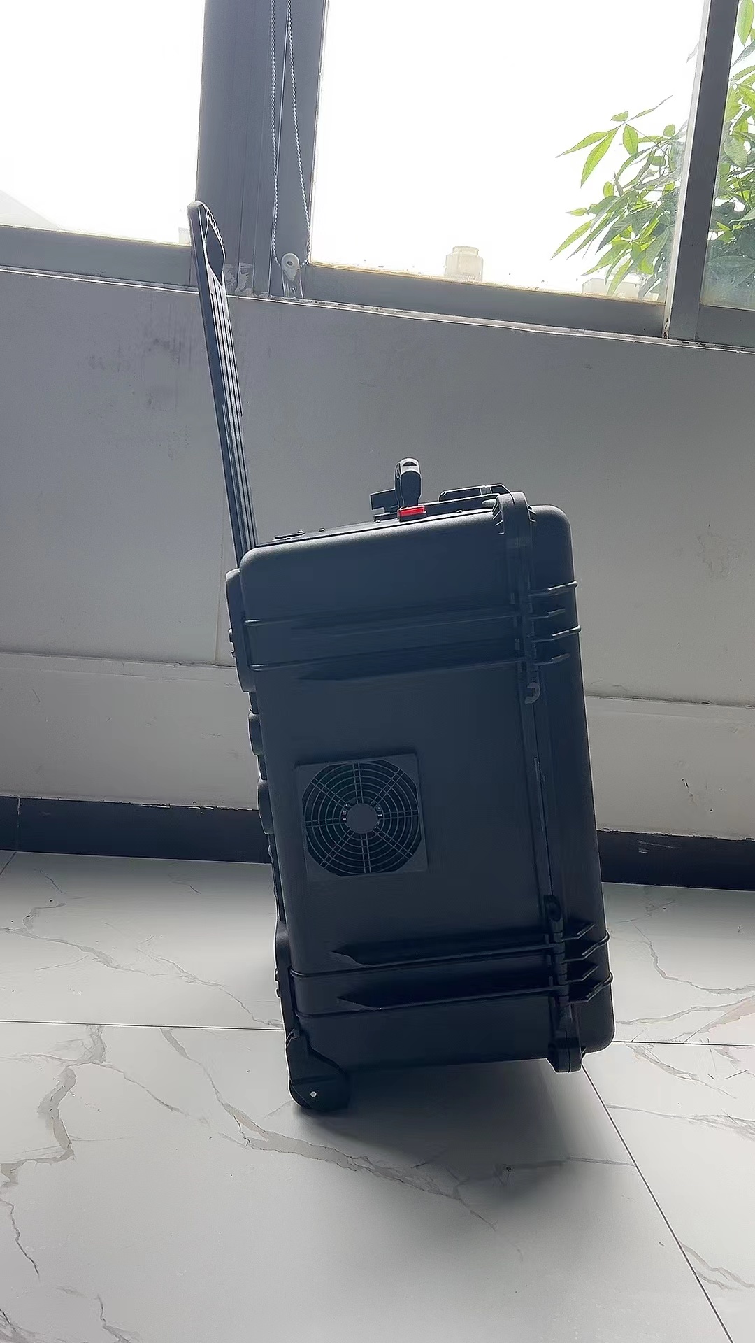 泾阳手拉箱型移动通信干扰器